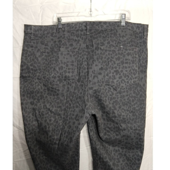 New Directions Leopard Print Gray Curvy Skinny Jean sz 24W - Picture 8 of 16